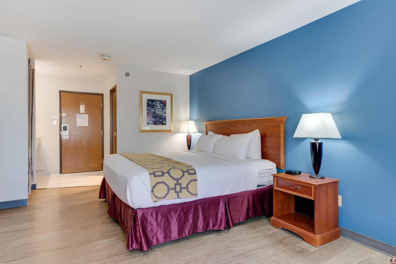Baymont By Wyndham Salida Hotel Exterior photo