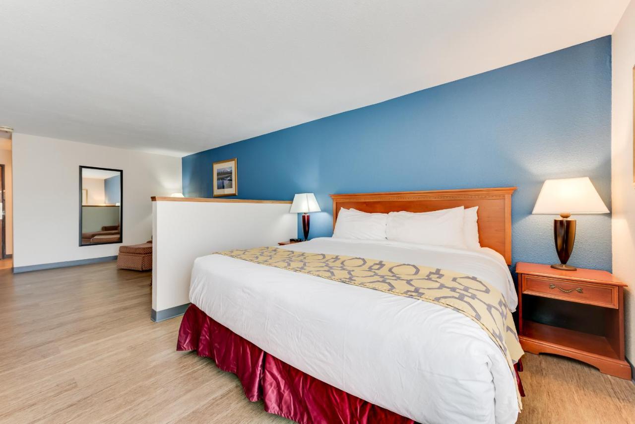 Baymont By Wyndham Salida Hotel Exterior photo