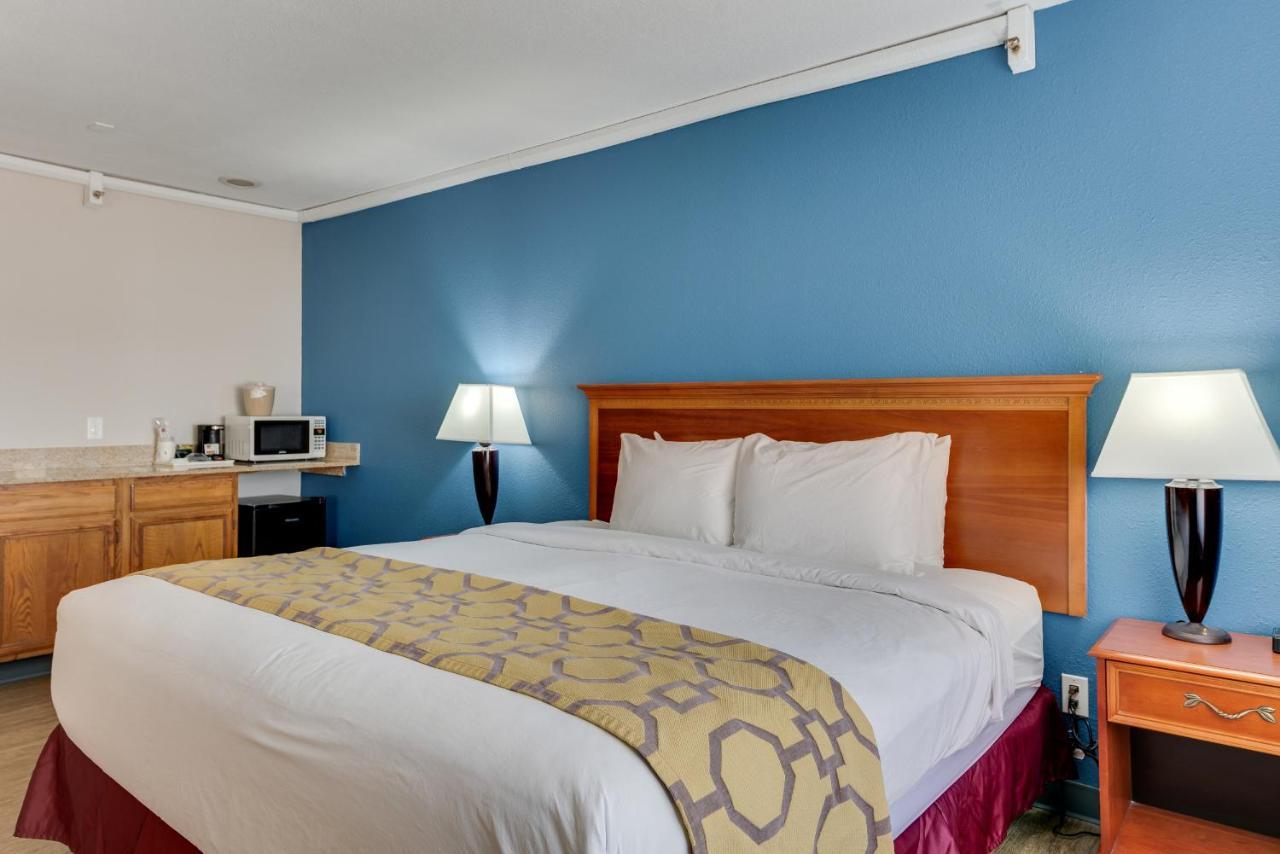 Baymont By Wyndham Salida Hotel Exterior photo