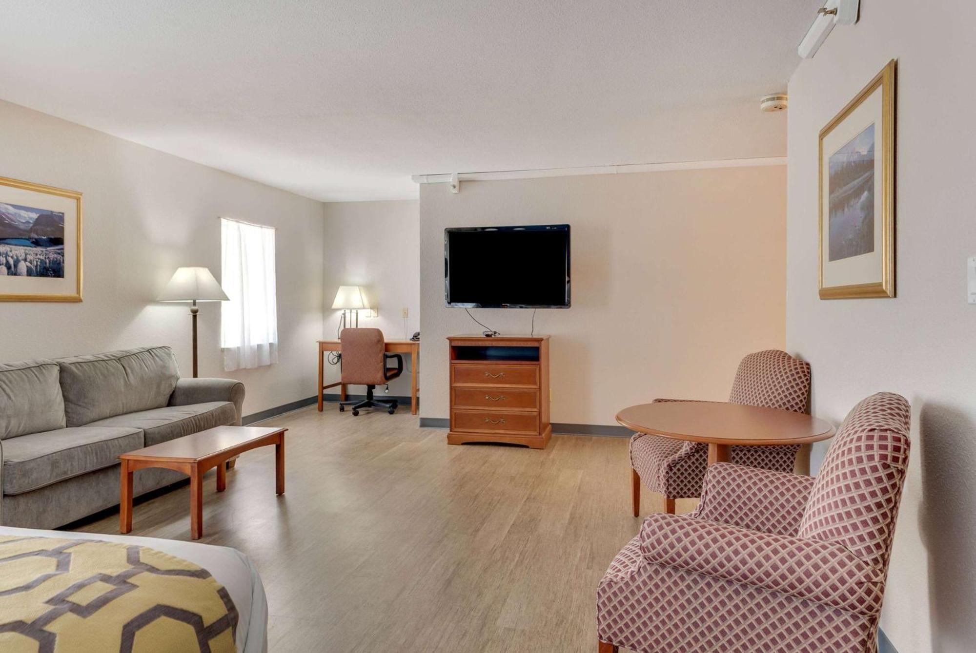Baymont By Wyndham Salida Hotel Exterior photo