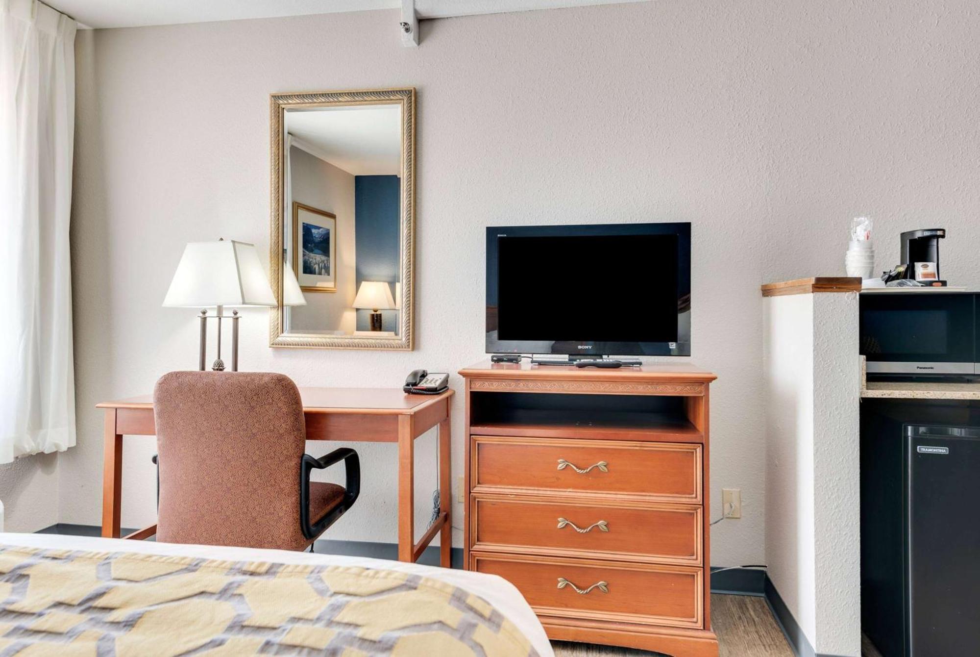 Baymont By Wyndham Salida Hotel Exterior photo