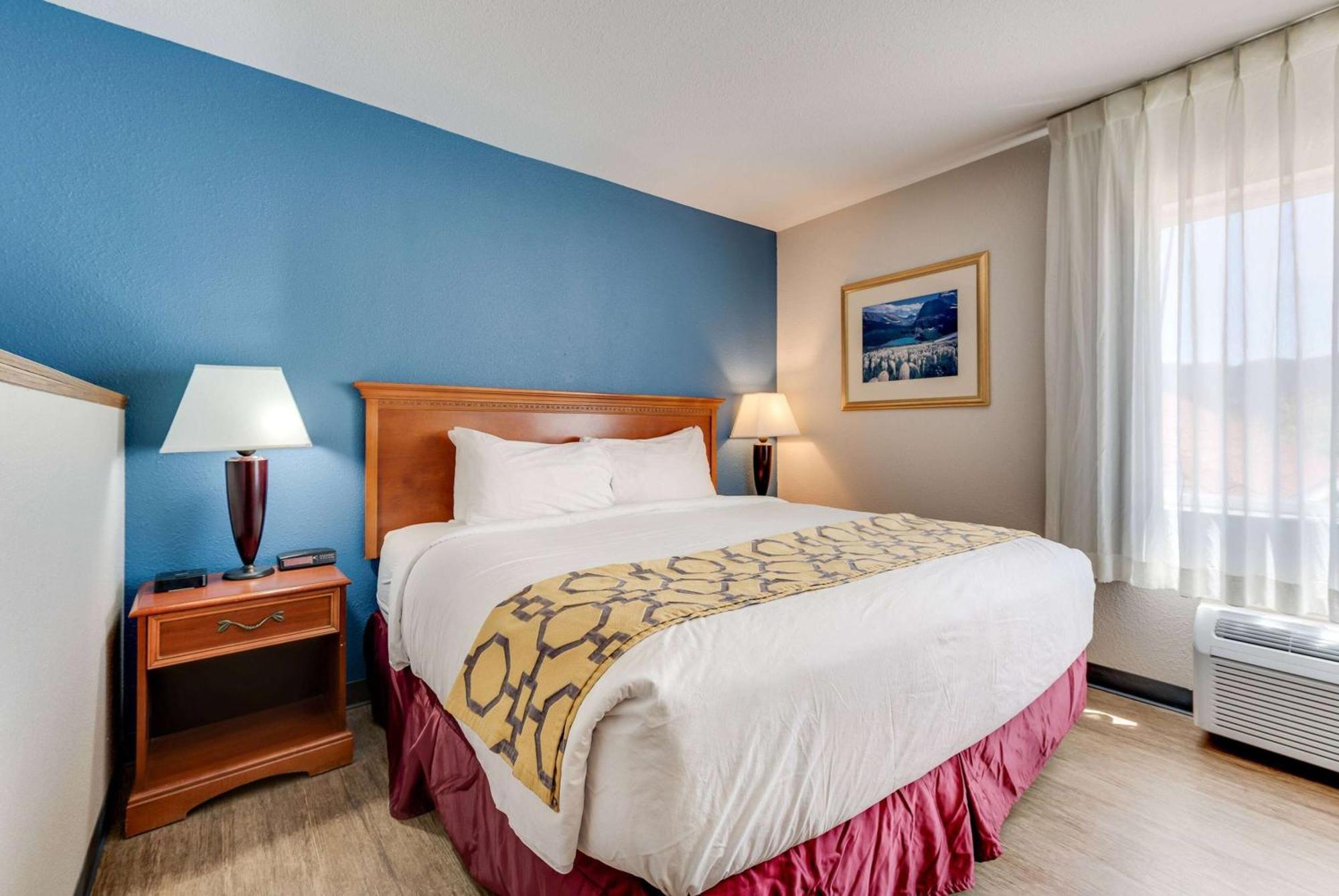 Baymont By Wyndham Salida Hotel Exterior photo