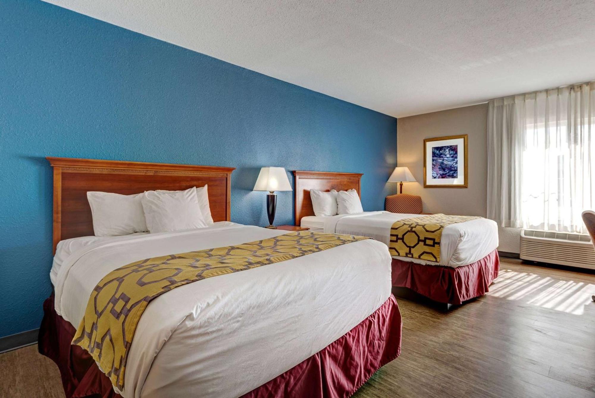 Baymont By Wyndham Salida Hotel Exterior photo