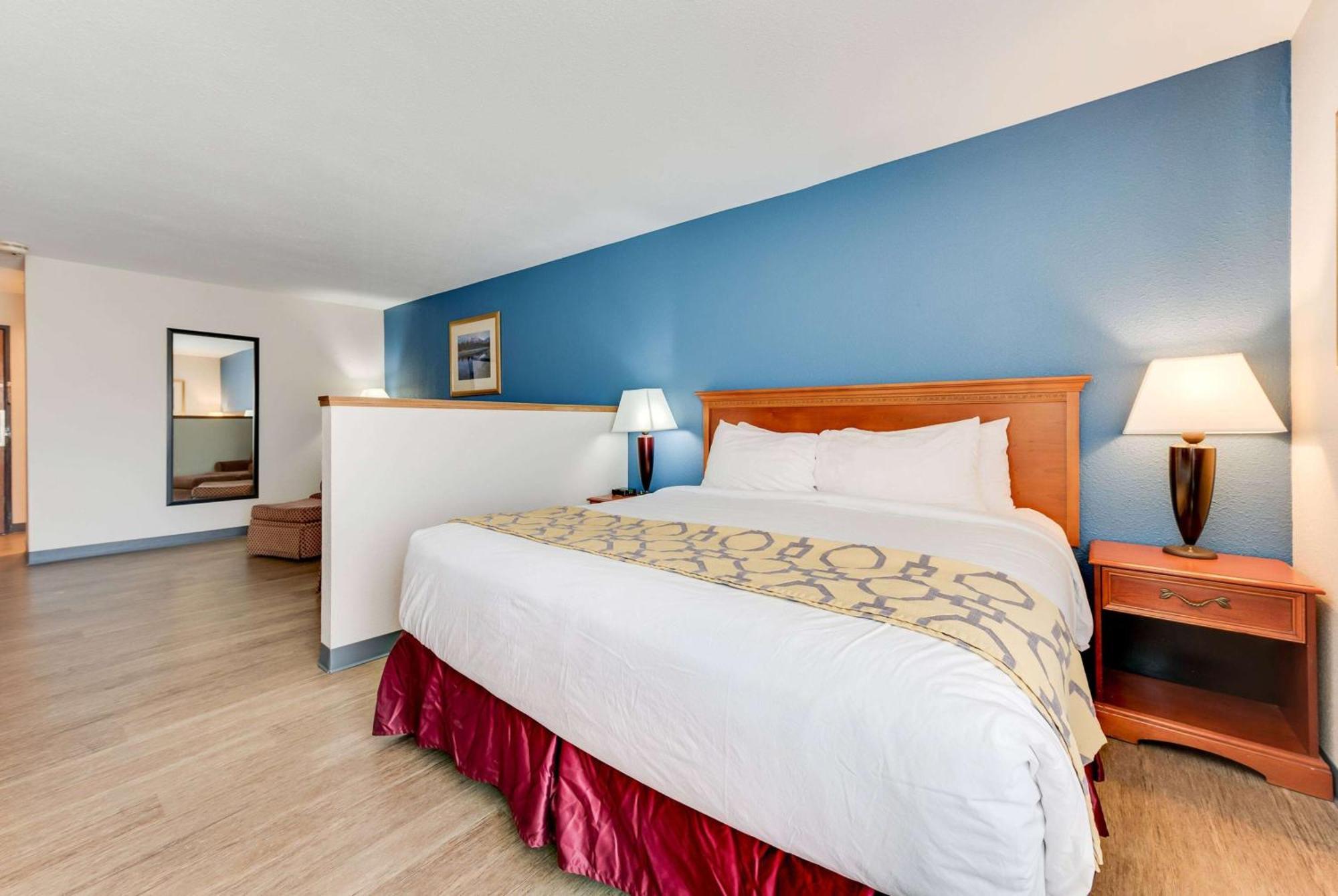 Baymont By Wyndham Salida Hotel Exterior photo