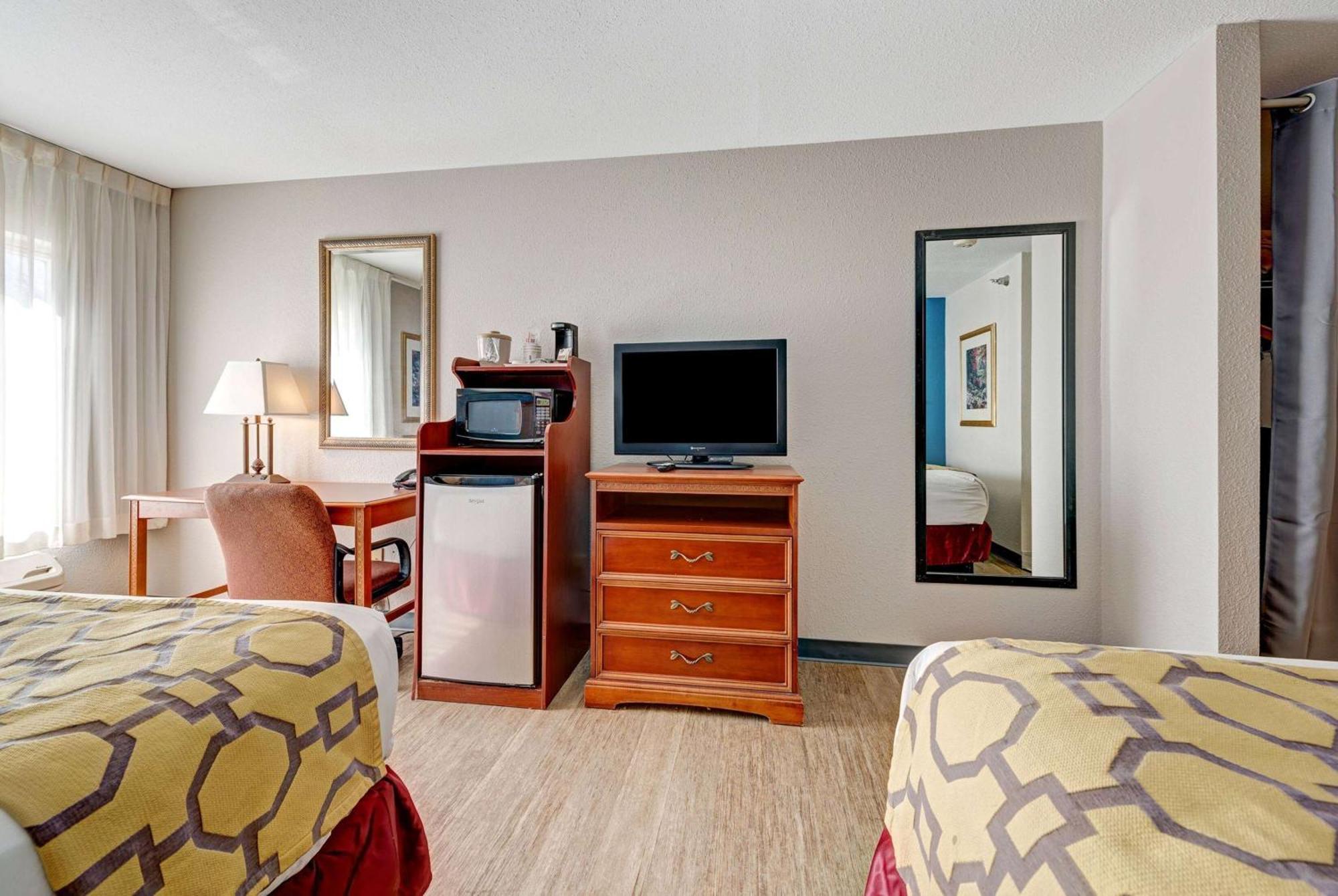 Baymont By Wyndham Salida Hotel Exterior photo