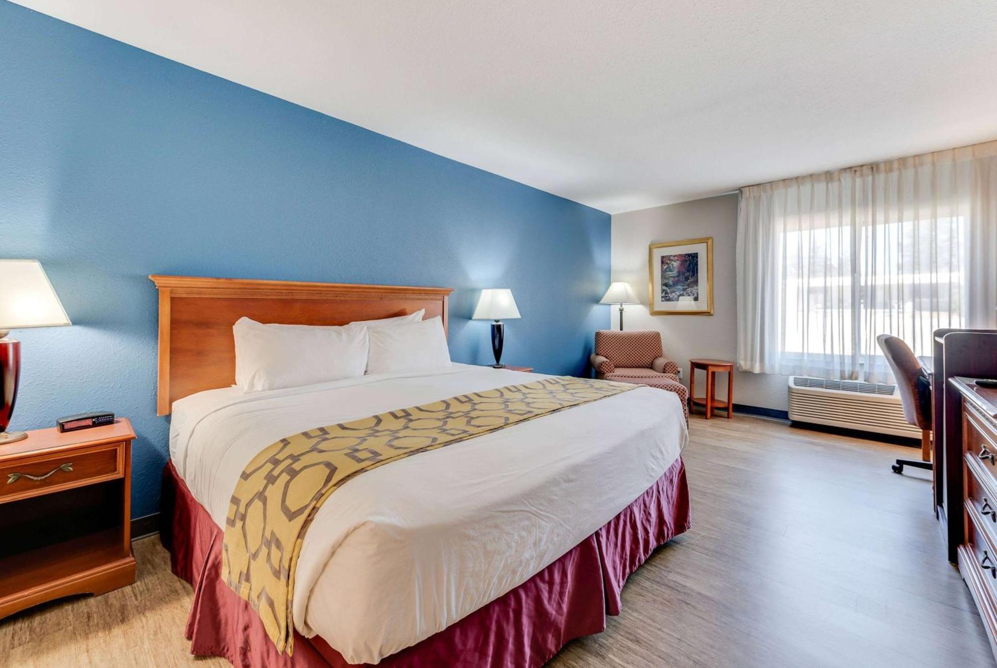 Baymont By Wyndham Salida Hotel Exterior photo