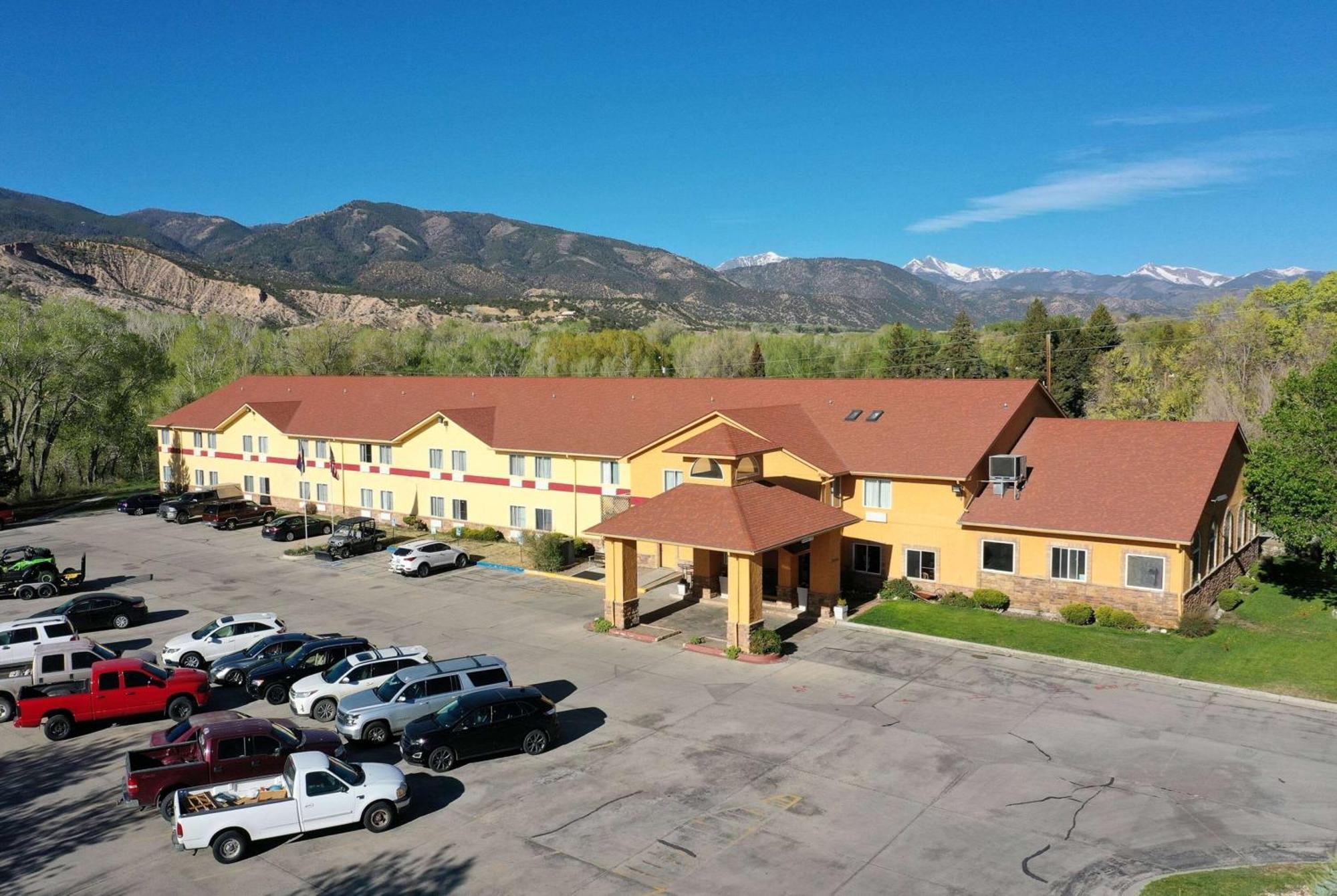 Baymont By Wyndham Salida Hotel Exterior photo