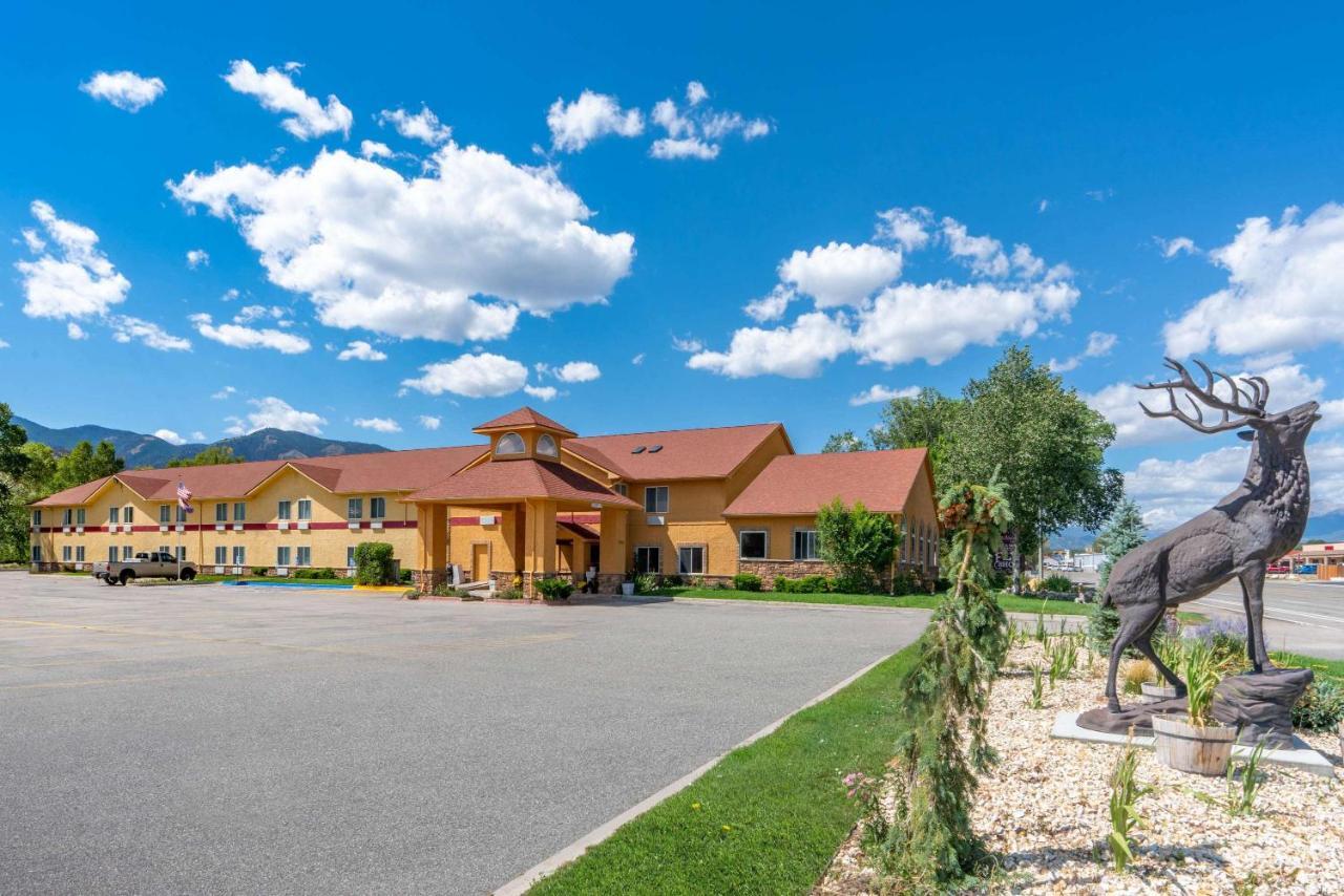 Baymont By Wyndham Salida Hotel Exterior photo