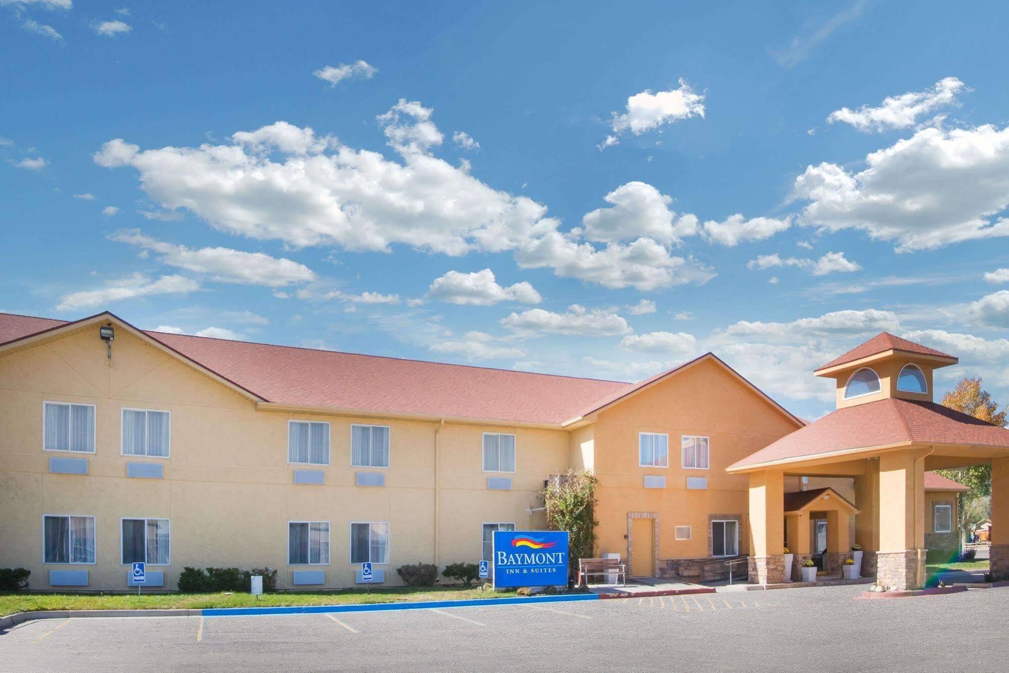 Baymont By Wyndham Salida Hotel Exterior photo